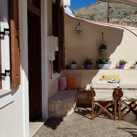 Villa Mika'S House Chalki Town Exterior foto